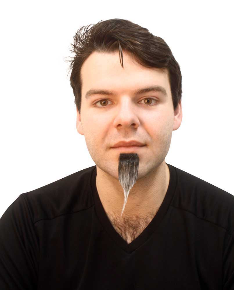 goatee-short-grey-black